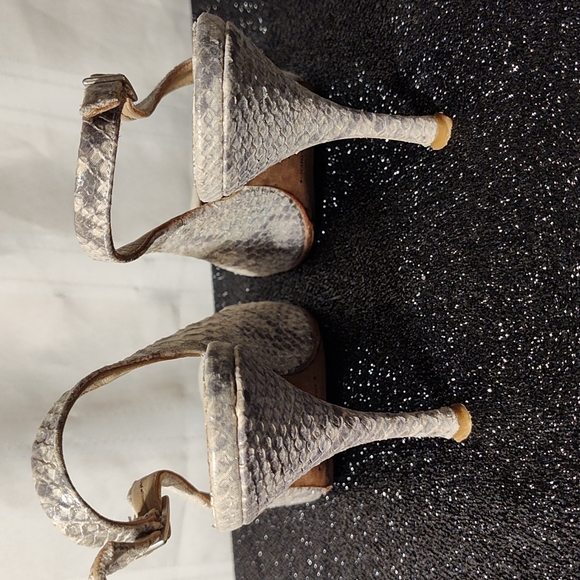 Donald J. Pliner - Picture 6 of 7